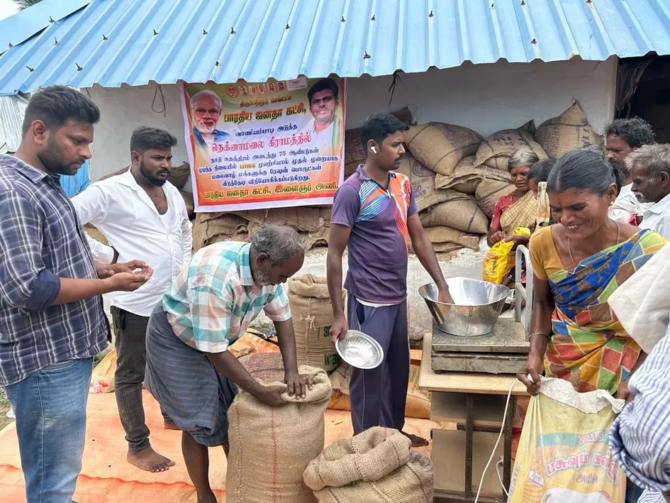 DMK men block rations transported by BJP for hill tribals