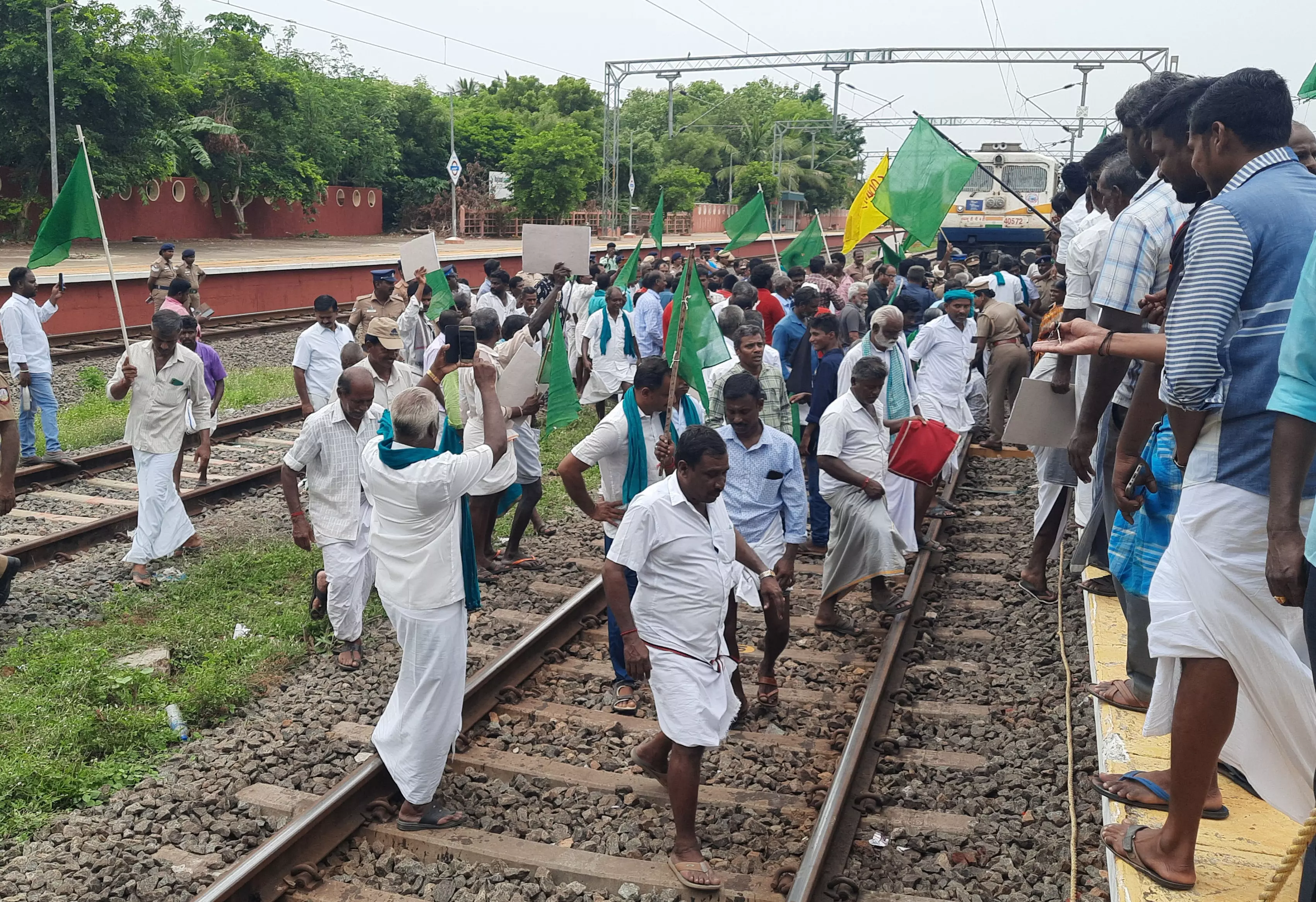 Cauvery protests: Thanjai farmers block train, arrested