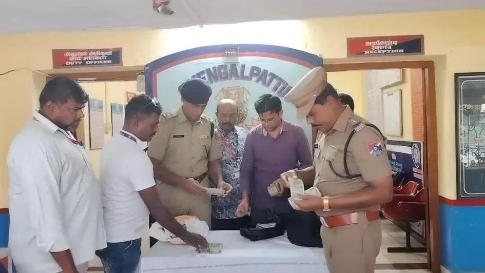 36-year-old man caught on train with Rs 10L hawala money