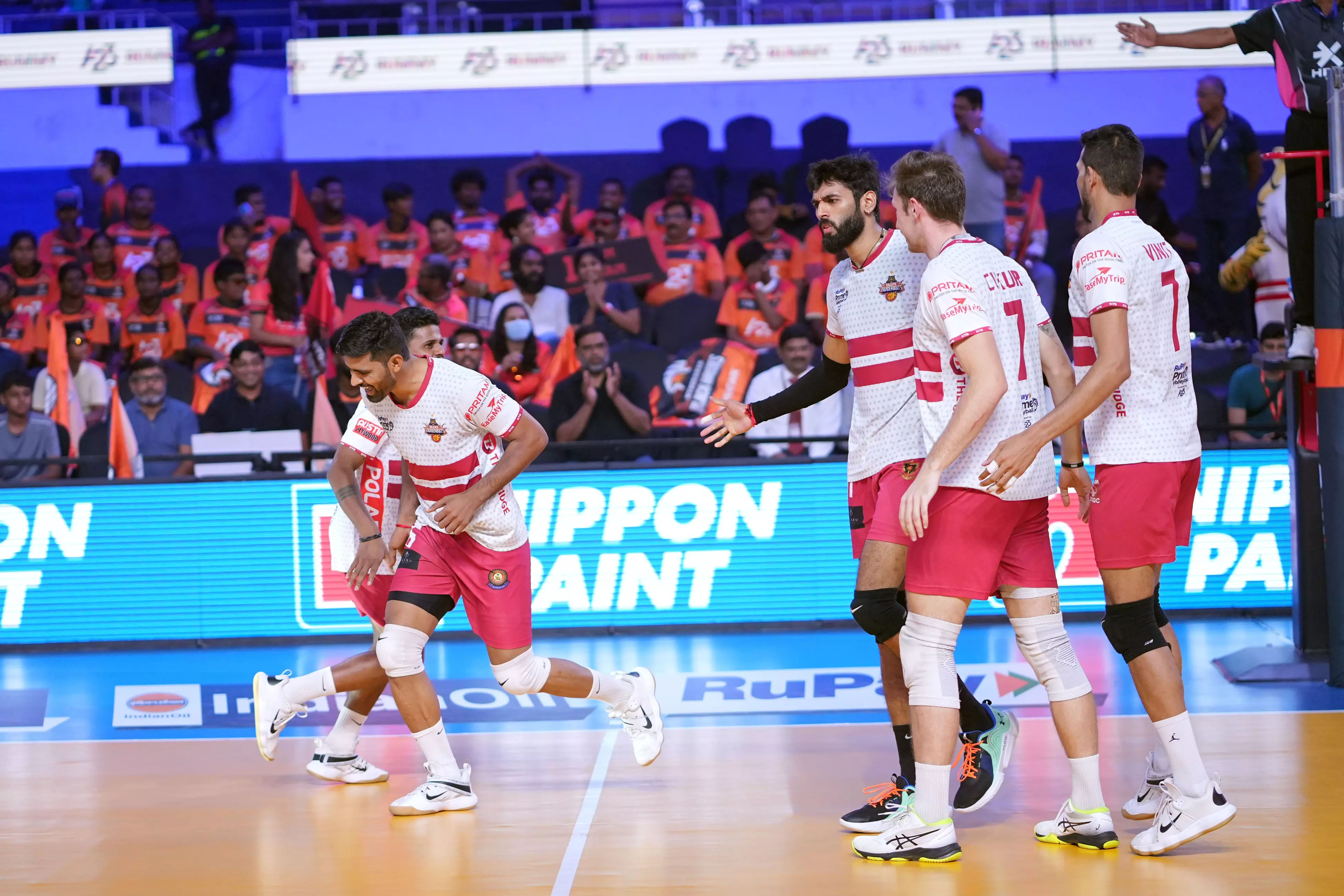 Kolkata Thunderbolts keeps Super 5 hopes alive