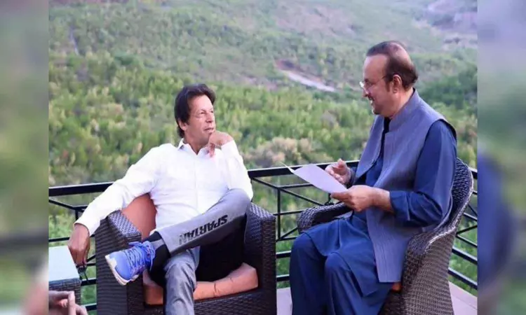 Imran Khan’s aide Babar Awan departs for London amid chaos in party Imran Khan’s aide Babar Awan departs for London amid chaos in party