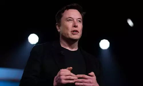 Musk says sorry for Twitter taking up much space on phones