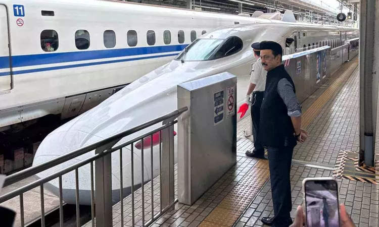 Stalin in Tokyo; Invites Japanese Tamils to visit Keeladi