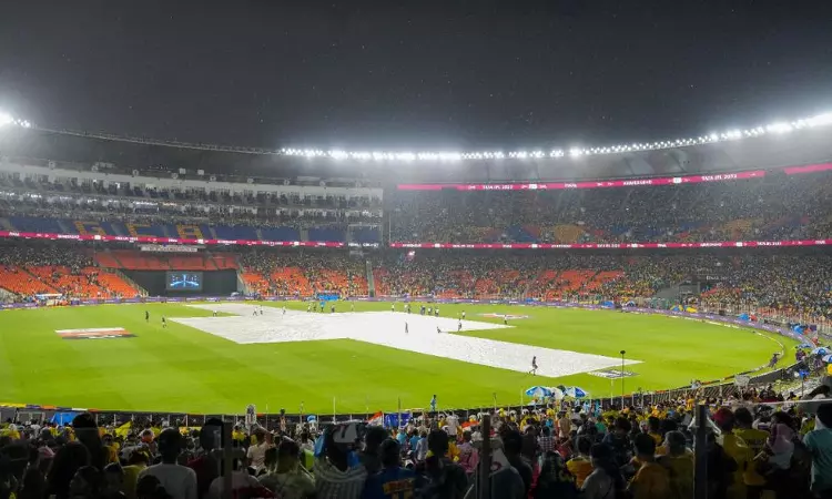 Rescheduling plans, sleeping at rly stations: How fans brave rain for IPL final