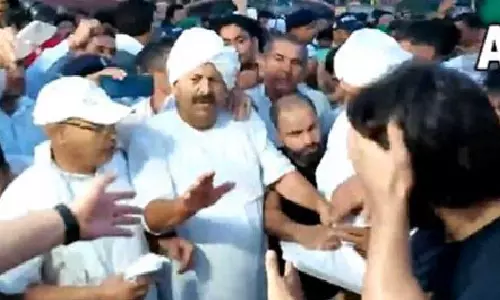 Farmer leader Naresh takes medals from wrestlers, seeks 5-day time