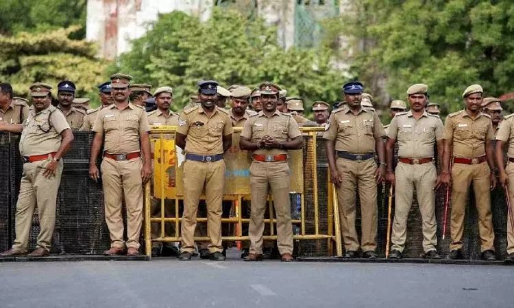 Vehicle Interceptor System to catch traffic violations on the move