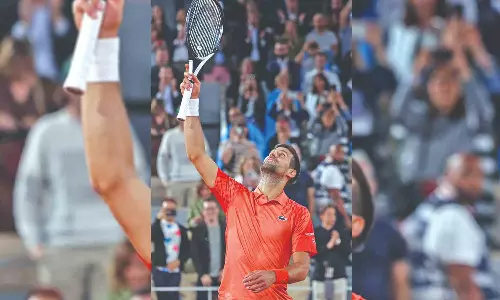 Djokovic sails into third round