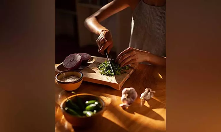 Cutting boards can produce microparticles when chopping veggies