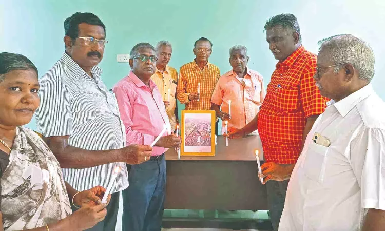 Thoothukudi rail passengers assn pays homage to victims