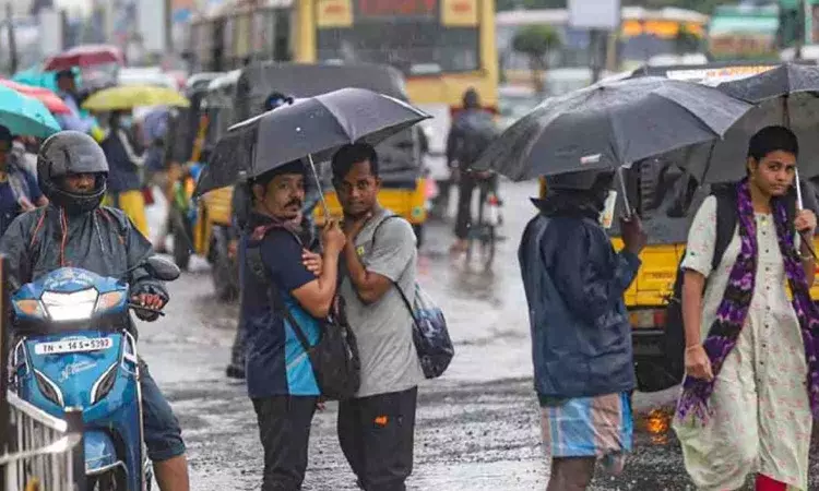 Chennai experiences mild showers, likely to continue for 2 days