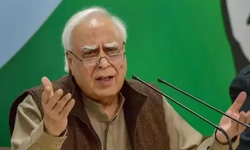 Rajya Sabha MP Kapil Sibal expected to address AAPs Maha Rally