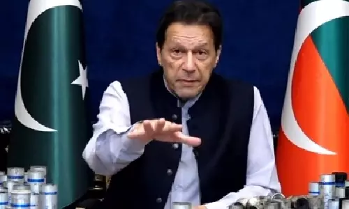 Pak govt to wait and watch as Imran Khan gets exhausted from onslaught of cases