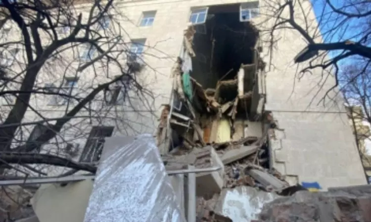 3 dead, 25 injured in Russian missile strike on Ukrainian city 3 dead, 25 injured in Russian missile strike on Ukrainian city