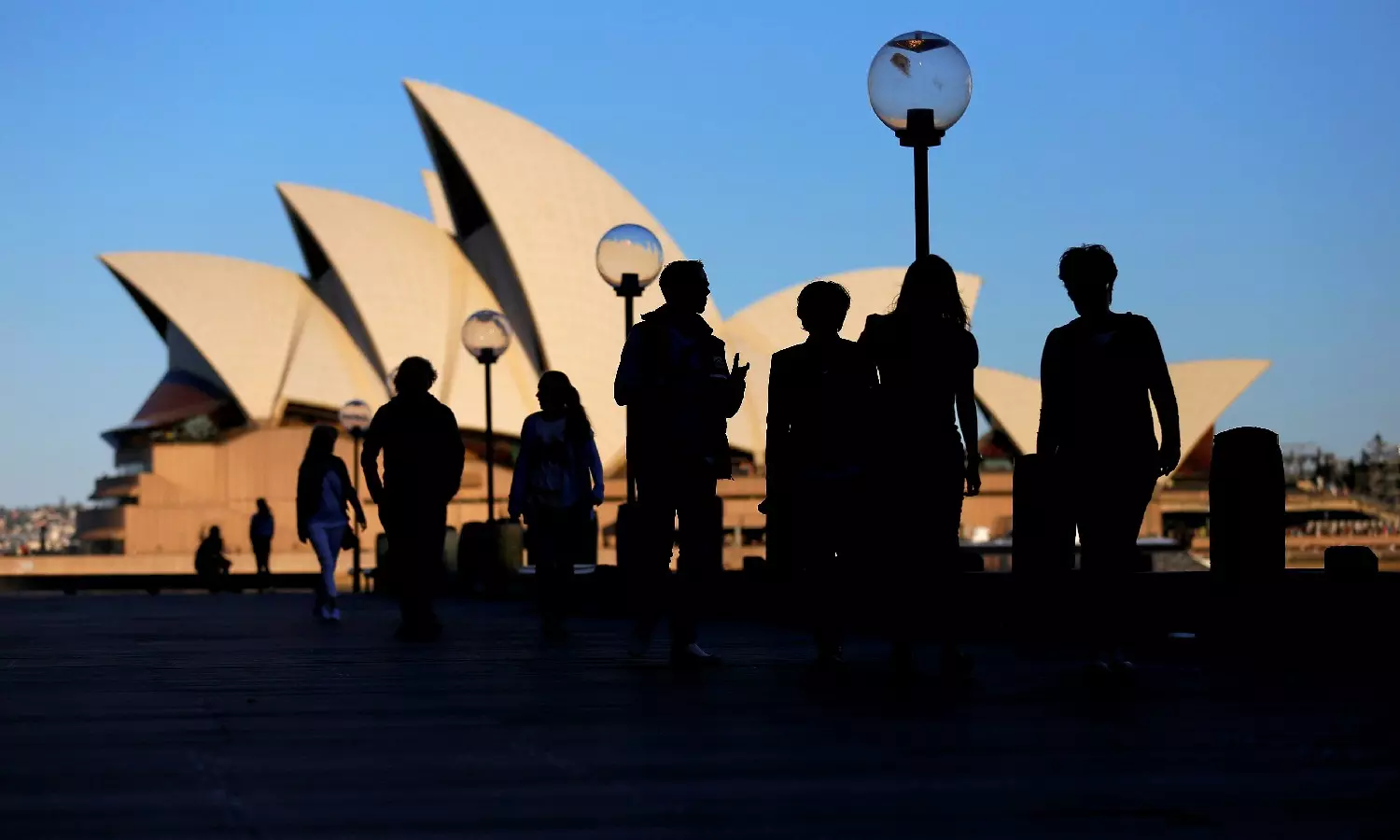 Australias population growth boosted by overseas migration