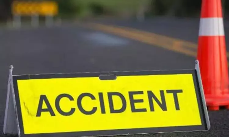 3 of family die after two-wheeler rams vehicle near Melmaruvathur