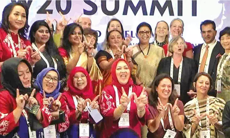 Minister Irani opens W20 summit at Mahabs Minister Irani opens W20 summit at Mahabs