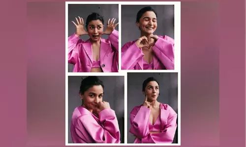 Alias jet-lagged Barbie avatar gets a thumbs up from diva Kareena