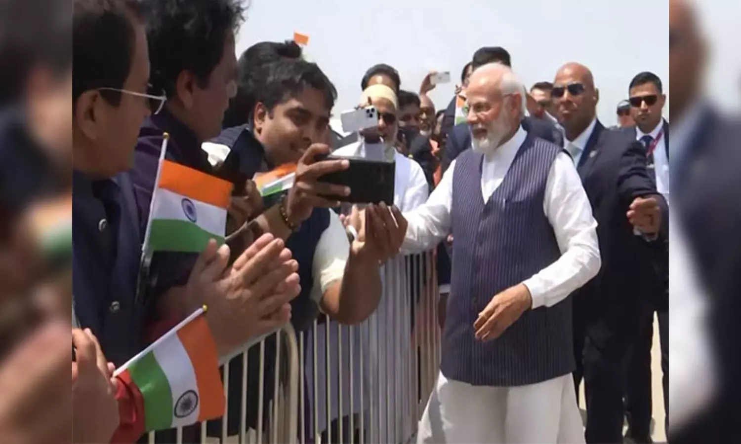 US: PM Modi receives grand reception on arrival at airport
