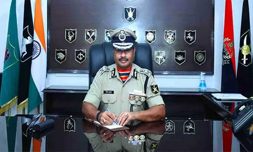 BSF DG visits Border Outposts along India-Pakistan border in Punjab BSF DG visits Border Outposts along India-Pakistan border in Punjab