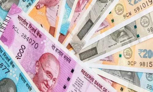 Rupee falls 1 paisa to 82.10 against US dollar