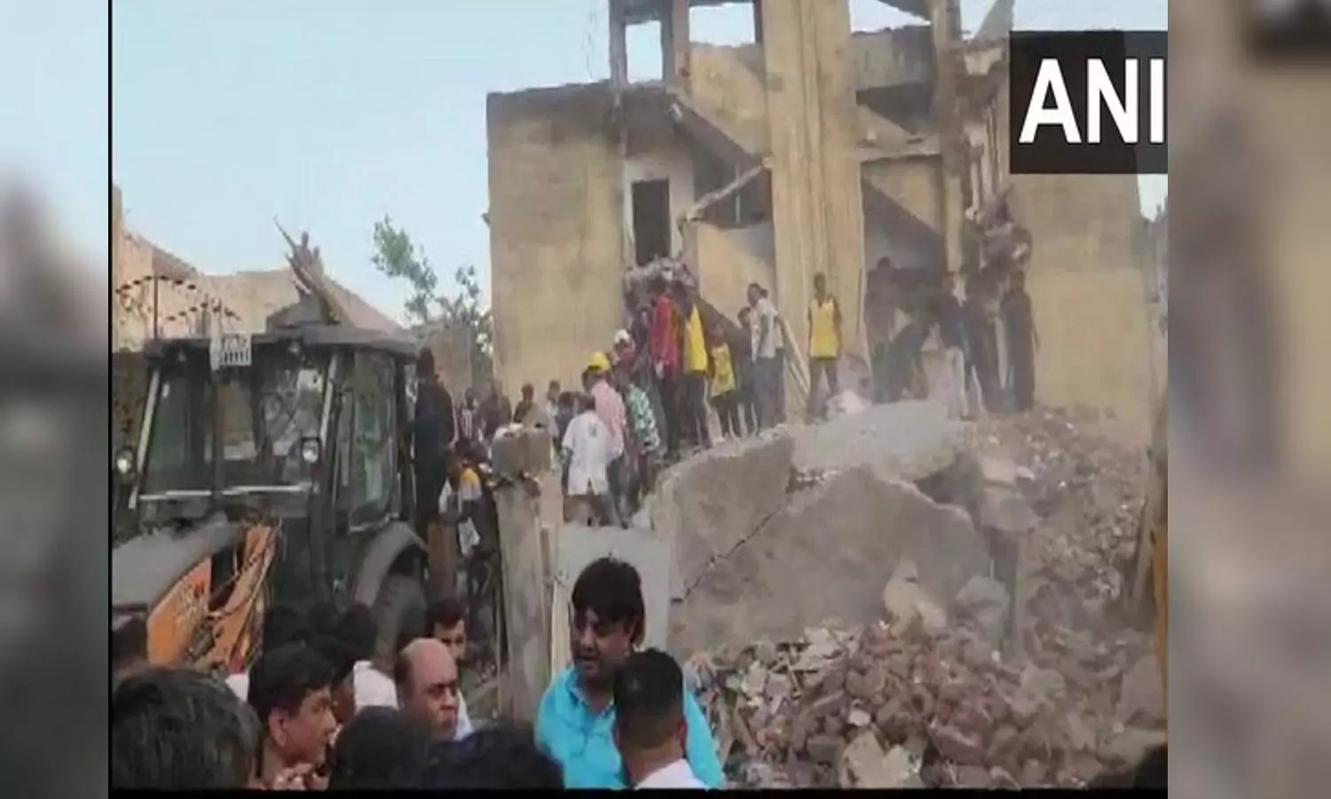 3 dead, 5 injured as three-storey block in Jamnagar collapses