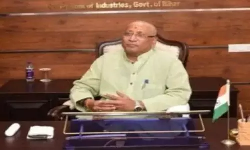 I-T officials raid premises of prominent Kerala vloggers