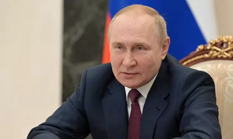 Speculation over Putin’s whereabouts amid reports his plane left Moscow