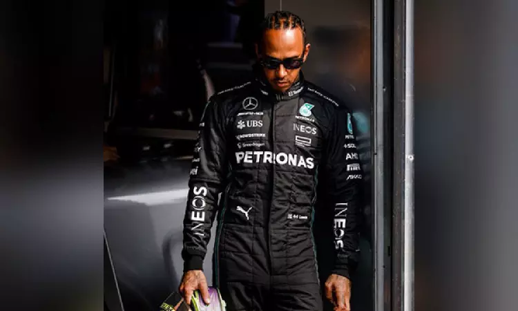 Mercedes yet to offer new deal to Lewis Hamilton as 2023 contract ends