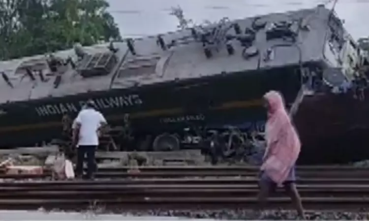 2 goods train collide at Onda railway station in West Bengal
