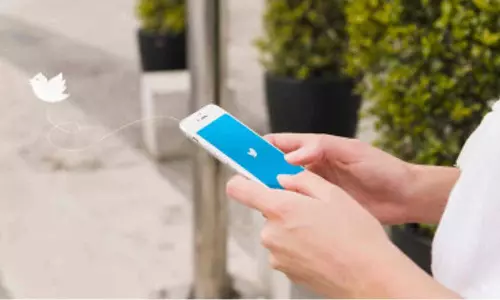 Twitter Blue users can now post 25K-character-long tweets Twitter Blue users can now post 25K-character-long tweets