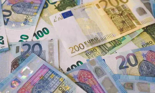 Markets await euro zone inflation; wary of yen