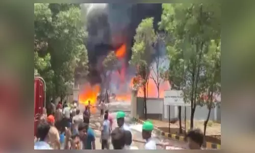 Visakhapatnam: Reactor explosion at pvt pharma lab, 2 injured Visakhapatnam: Reactor explosion at pvt pharma lab, 2 injured