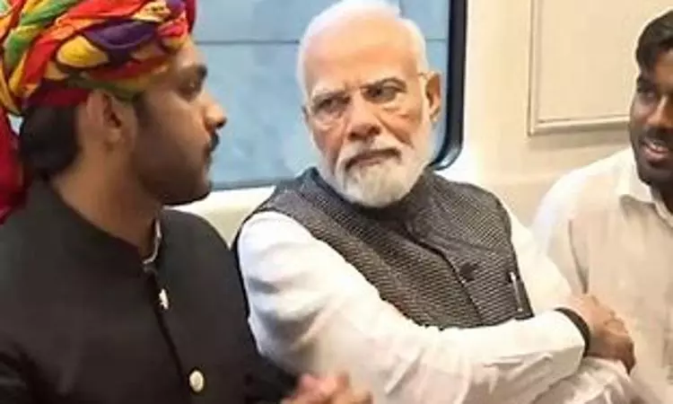 Modi travels by metro to attend centenary celebrations of Delhi University