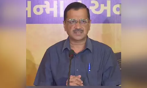 Arvind Kejriwal condoles with Maharashtra bus accident victims kin