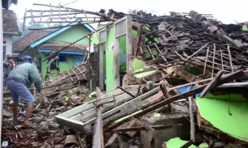 Magnitude 6.0 quake in Indonesia kills 1, destroys 100 houses