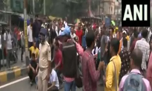 Police lathi-charge CTET aspirants protesting against ending of domicile rule in recruitments