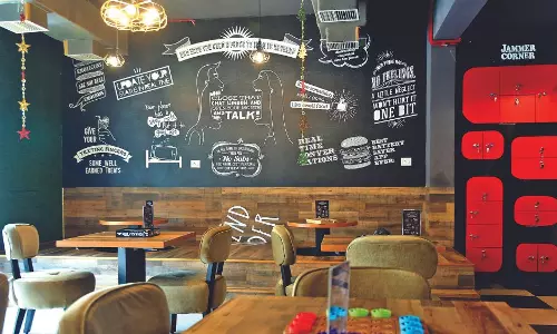 A cafe that is all about digital declutter