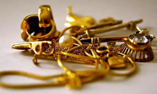 Railway police find lost gold chain from train septic tank in a day Railway police find lost gold chain from train septic tank in a day