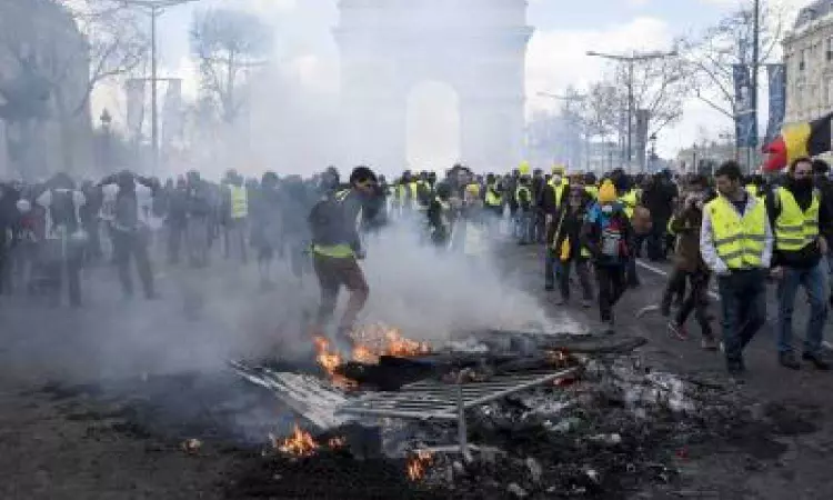 Violence continues in France after police officer fatally shot teen Violence continues in France after police officer fatally shot teen