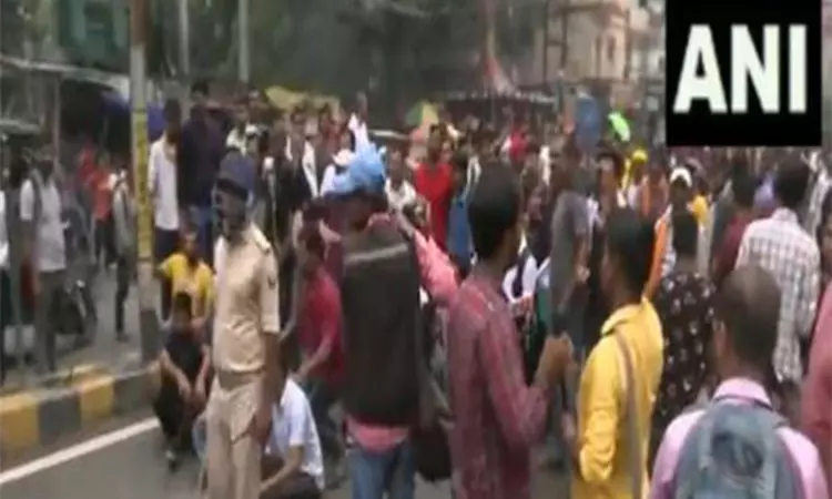Police lathi-charge CTET aspirants protesting against ending of domicile rule in recruitments