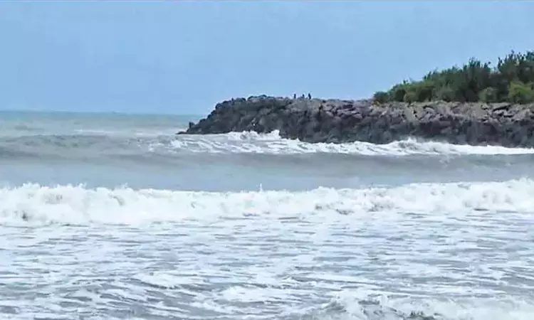 Rough sea in Mamallapuram throws a spanner at fishing, tourist activities