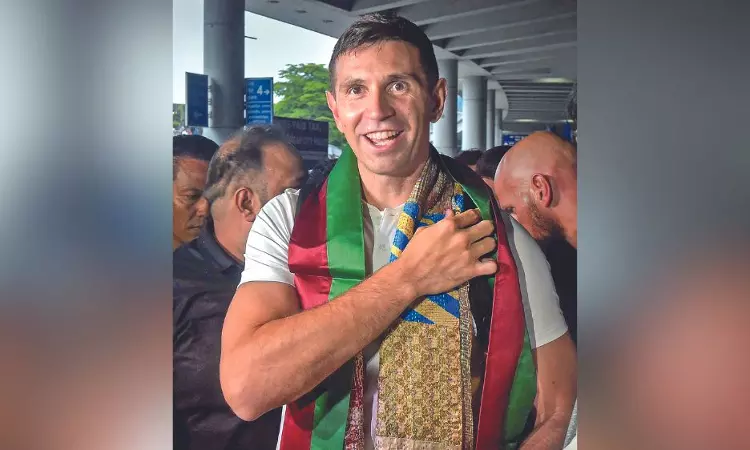 World Cup winner Martinez in Kolkata for two-day visit