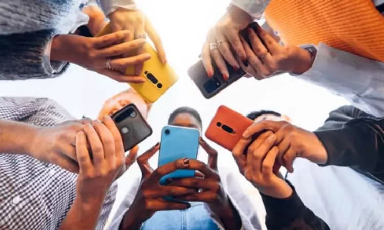 Indias smartphone users benefit by Rs 6 for every Re 1 they spend Indias smartphone users benefit by Rs 6 for every Re 1 they spend
