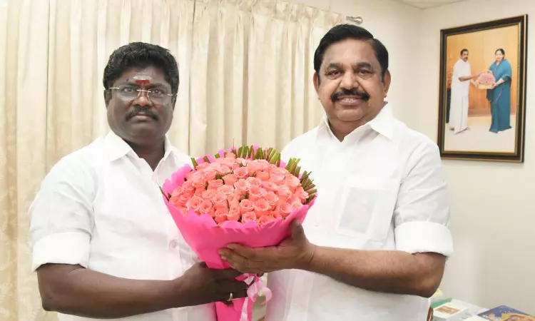 Former Sholavandan constituency MLA Manickam joins AIADMK in presence of EPS