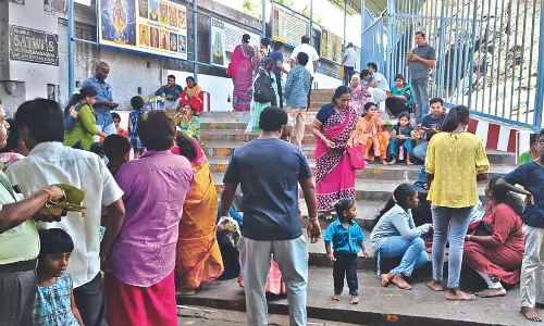 Devotees call for better hygiene in Narasimha Perumal temple