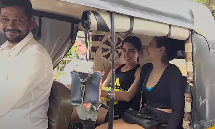 Sara takes an auto ride for gym session, surprises bystanders Sara takes an auto ride for gym session, surprises bystanders