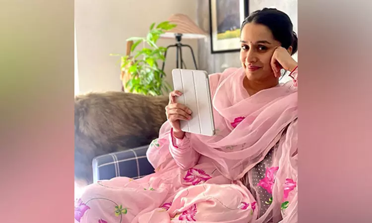 Shraddha Kapoor heads to MPs Chanderi for shoot of Stree 2 Shraddha Kapoor heads to MPs Chanderi for shoot of Stree 2