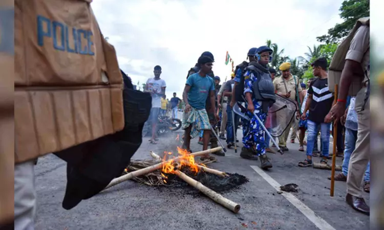 Bengal Panchayat polls: 50.53% turnout till 3 pm Bengal Panchayat polls: 50.53% turnout till 3 pm