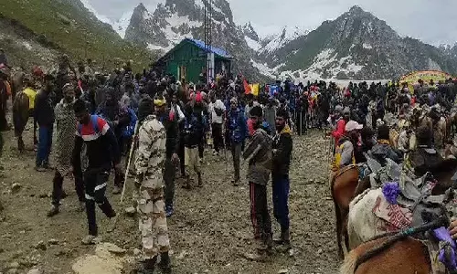 J-K: Amarnath Yatra resumes on Pahalgam route as weather improves J-K: Amarnath Yatra resumes on Pahalgam route as weather improves