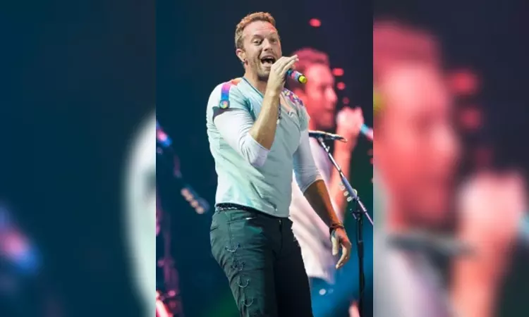Chris Martin makes a video cameo at Elton Johns final show Chris Martin makes a video cameo at Elton Johns final show